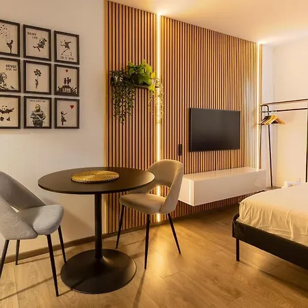 Oakfel By Max : Calm And Design Apartman
